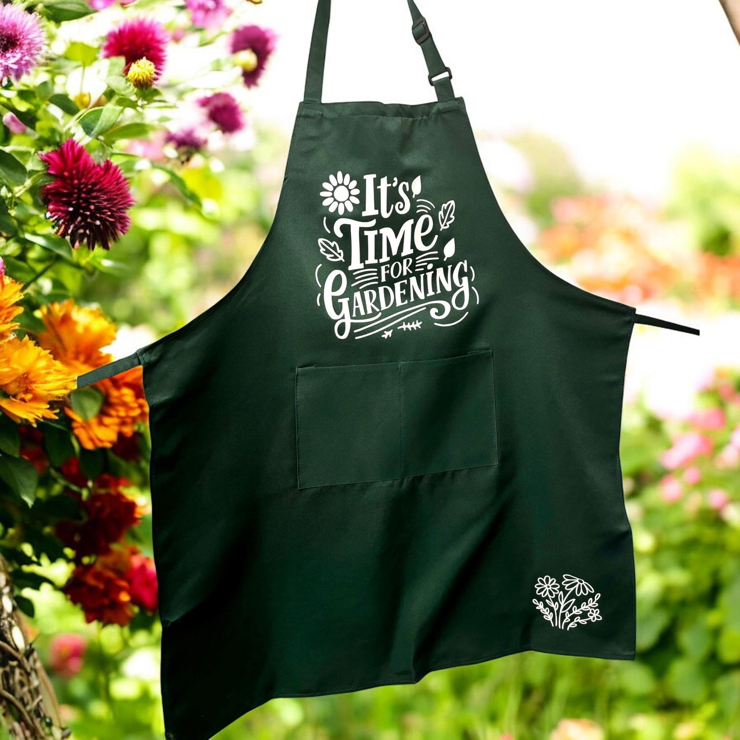 Garden Apron with Pockets – Green with Charming Design Choices