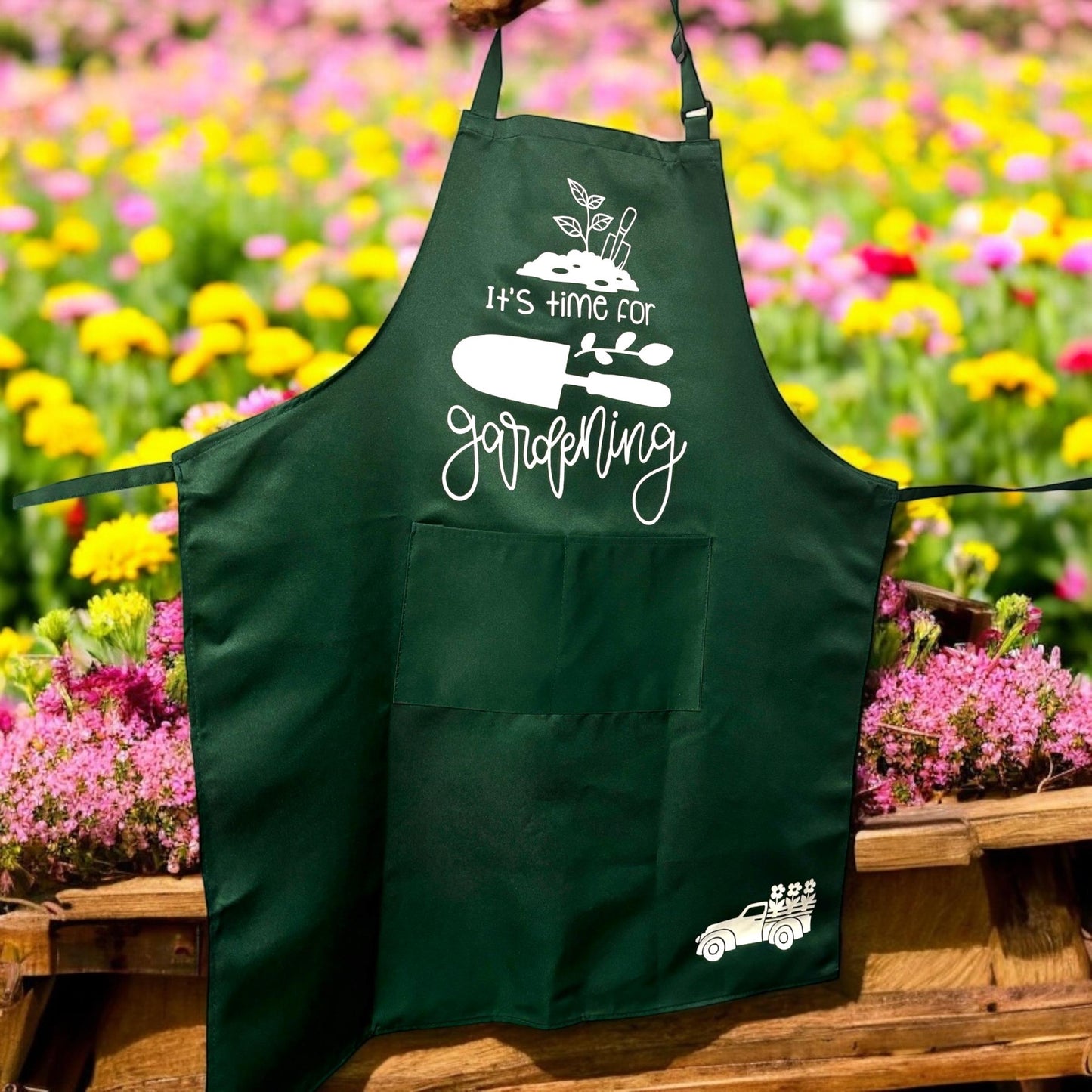 Garden Apron with Pockets – Green with Charming Design Choices