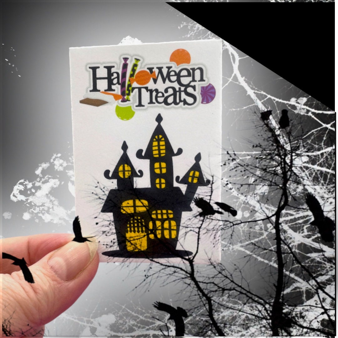 Seed Packages - Halloween Themed for Party Favors or Trick or Treaters - Includes 10 Packages of Pumpkin Seeds